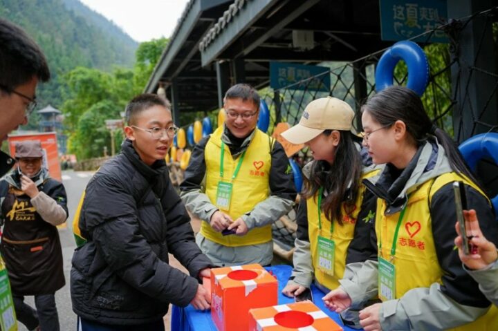 202511240856041793468123